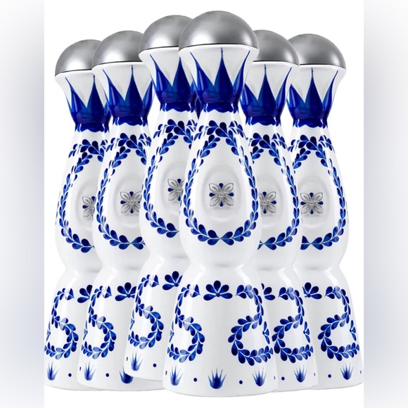 🚨⚠️ SALE! ⬇️ BELOW ⬇️ Clase Azul 750 ml Tequila Bottle - Picture 5 of 8